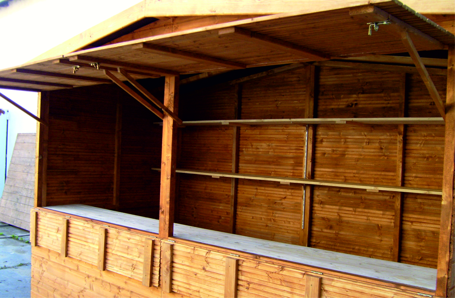 Huette aus Holz gibt es im Markthuetten- Shop bei eventTIME