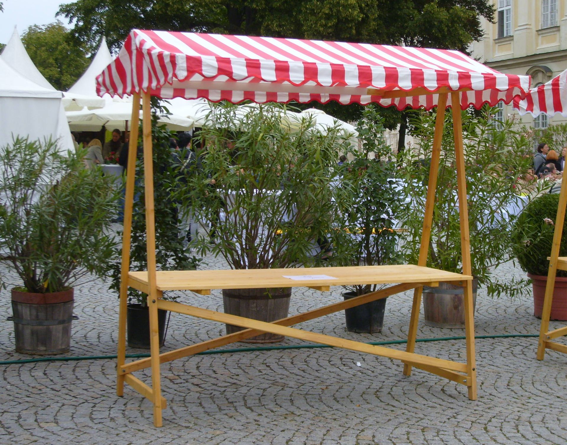 gestreifter Stand- mieten bei eventTIME im Markthuetten-Shop