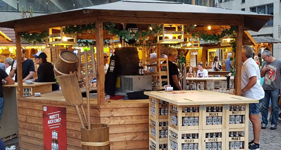 Weinstand kaufen bei eventTime, Deinem Markthütten-Shop, unkompliziert online bestellen