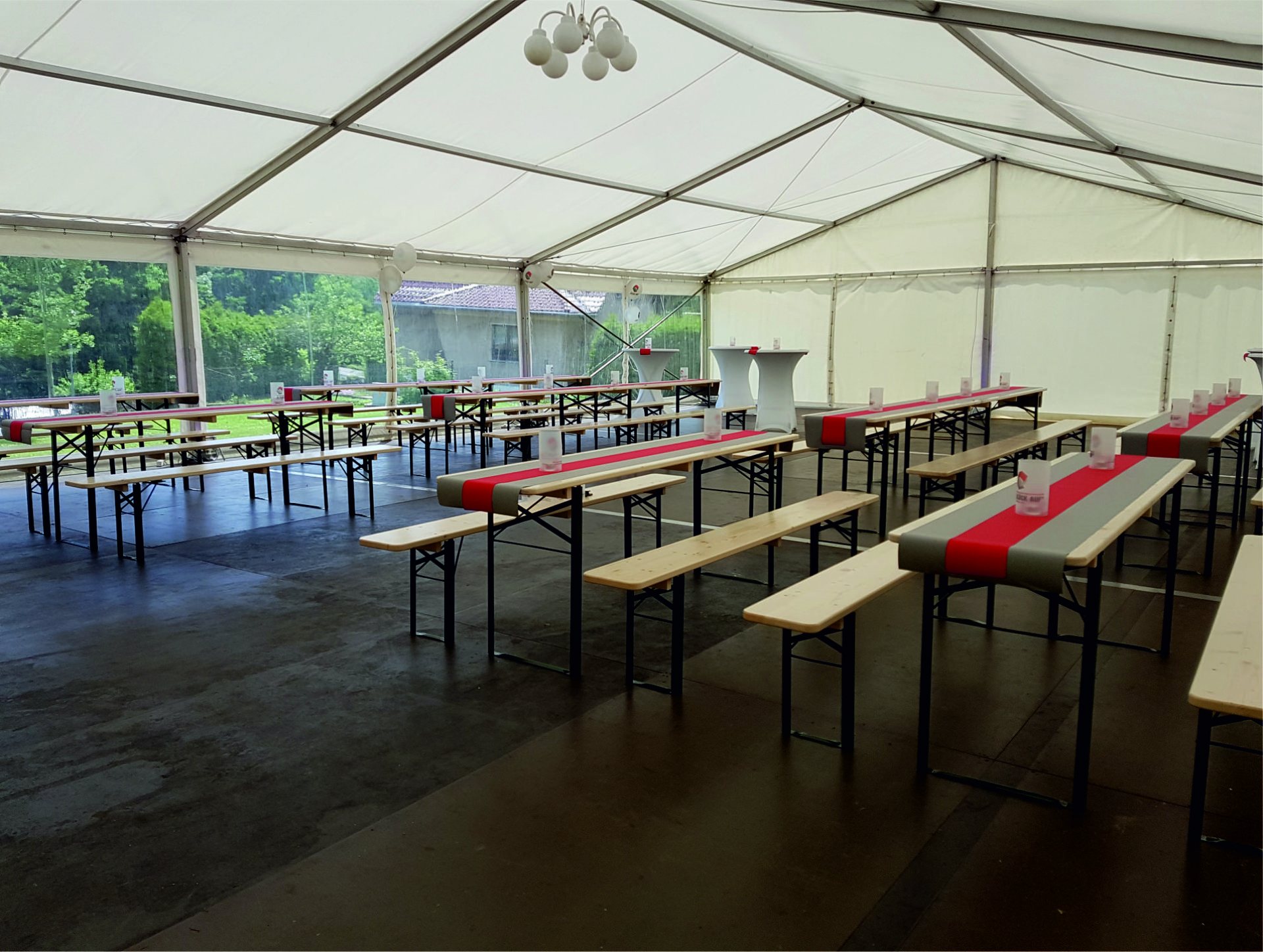 Partytisch- mieten bei eventTIME, der Partyausstatter