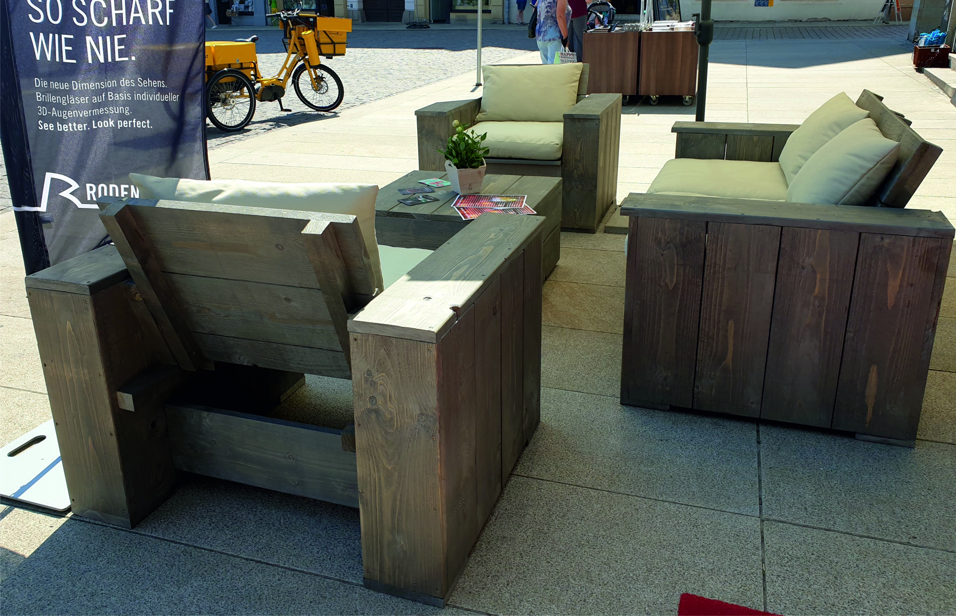 Bauholz- Loungeset- mieten bei eventTIME, der Partyausstatter