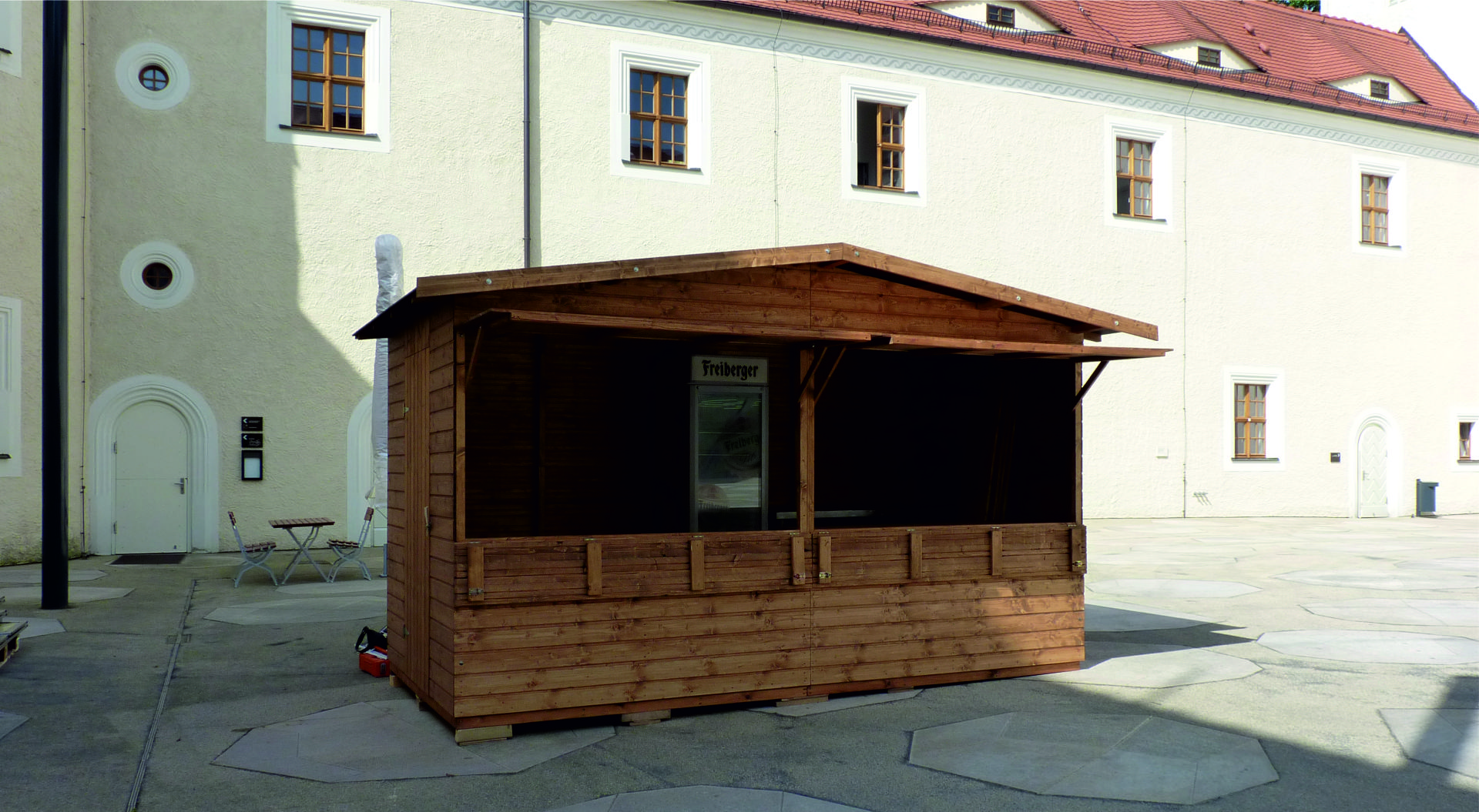 Verkaufshuette 4,00x2,50 mieten bei eventTIME, der Partyausstatter und Markthüttenshop