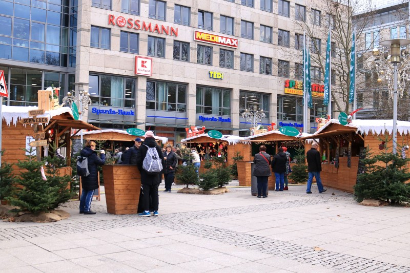 Weihnachtshütte mieten bei eventTime, Deinem Markthütten-Shop, unkompliziert online bestellen