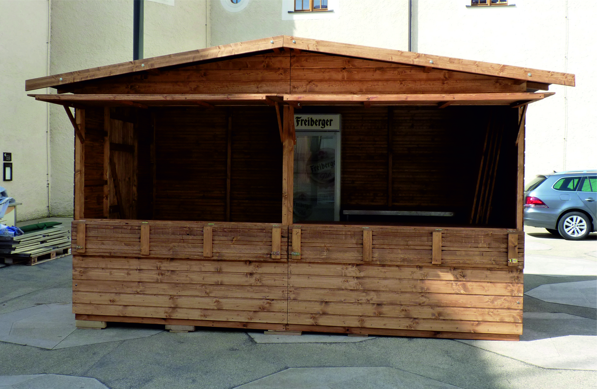 4m x 2,50m Holzbude zum Verkauf mit zwei Oeffnungen gibt es im Markthuetten- Shop