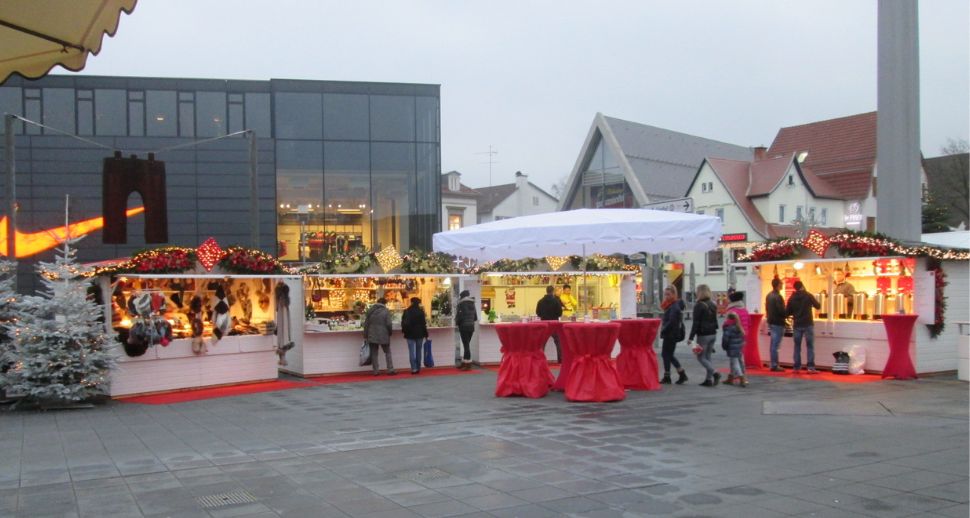 Weihnachtsmarktstand kaufen bei eventTime, Deinem Markthütten-Shop, unkompliziert online bestellen