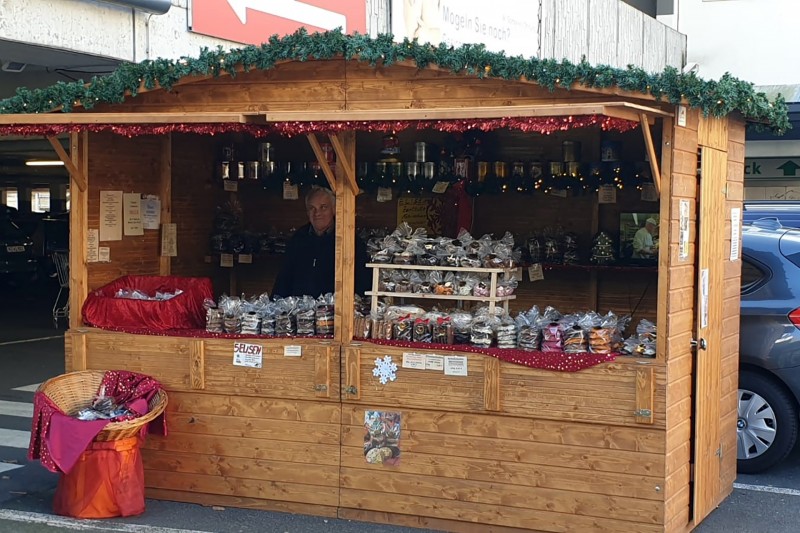 Holzhütte bei eventTime, Deinem Markthütten-Shop, unkompliziert online bestellen