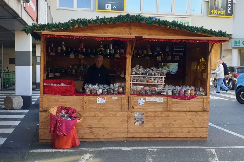 Holzhütte bei eventTime, Deinem Markthütten-Shop, unkompliziert online bestellen