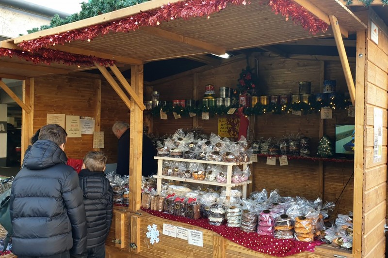 Holzhütte bei eventTime, Deinem Markthütten-Shop, unkompliziert online bestellen