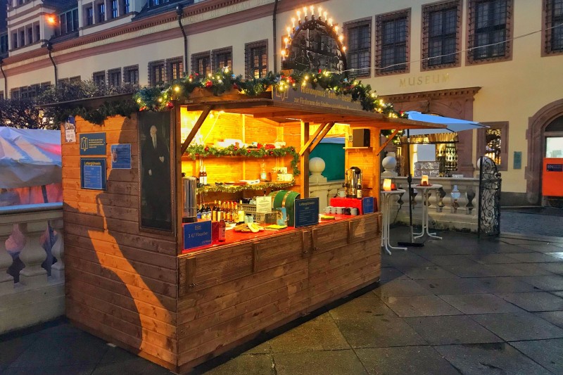 Weihnachtsbude bei eventTime, Deinem Markthütten-Shop, unkompliziert online bestellen